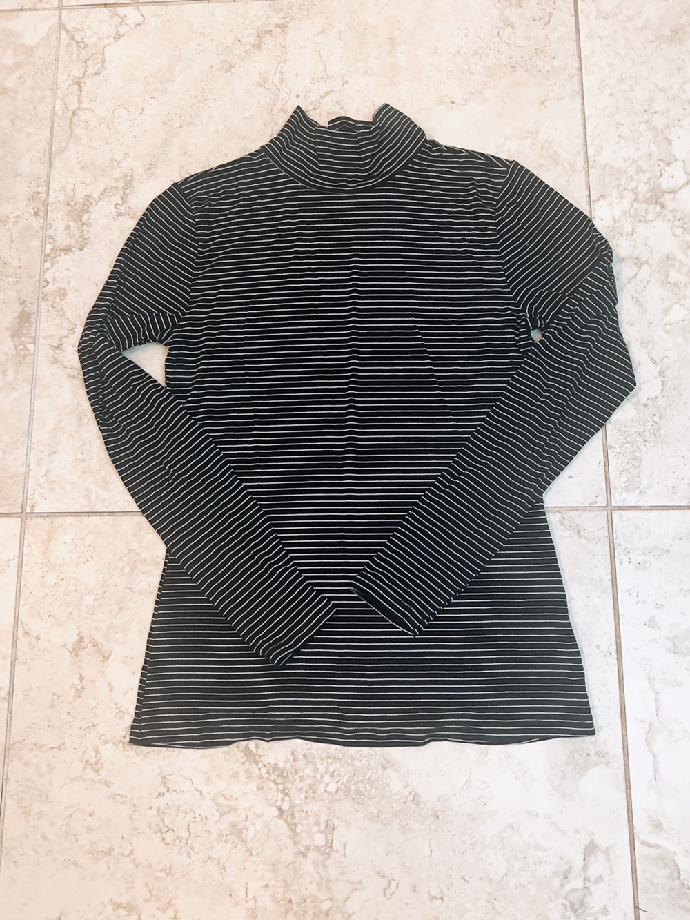 Free- A Loves A strip turtle neck top